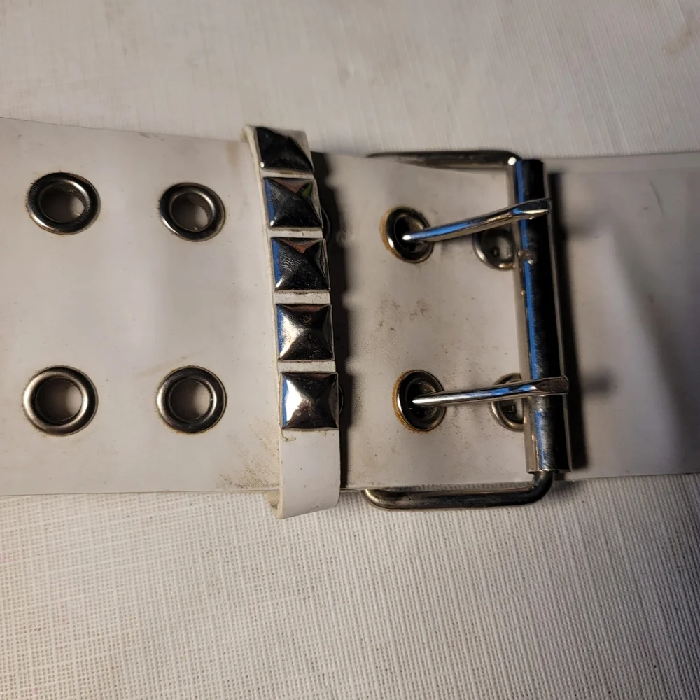 Hot topic vintage Studded Extra Wide White Statement belt Size 38 Unisex